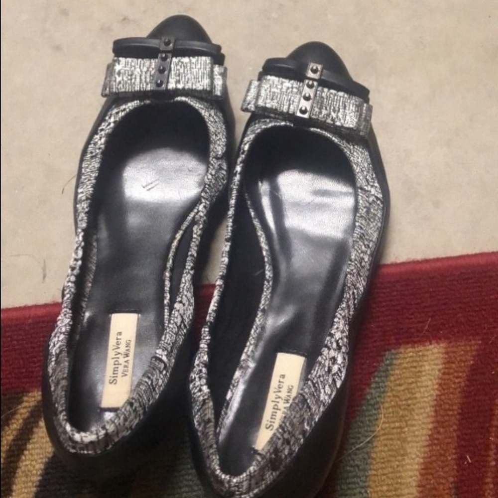 Vera Wang Flats